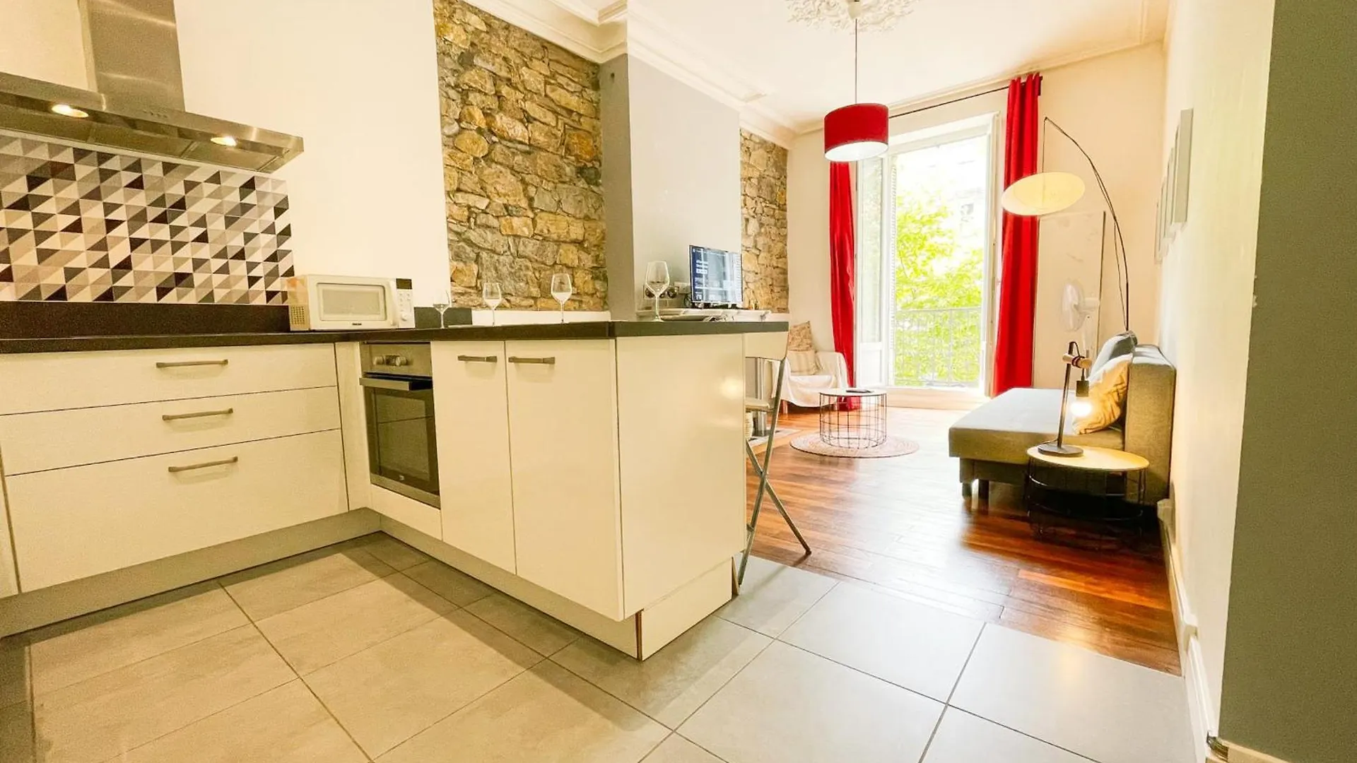 #G3 The Authentic T2 Downtown Balcony Tramway Apartment Grenoble 0*,  France