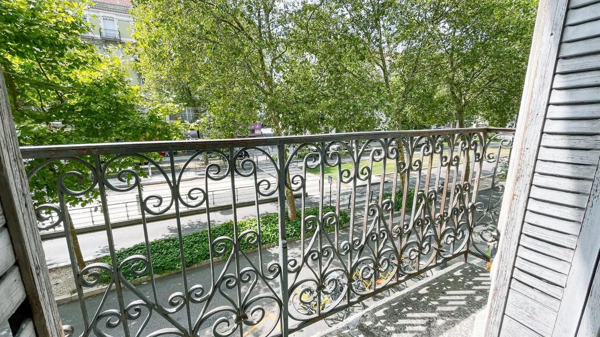 #G3 The Authentic T2 Downtown Balcony Tramway Apartment Grenoble 0*,  France